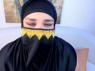 Live cam show with amila-hagdaa