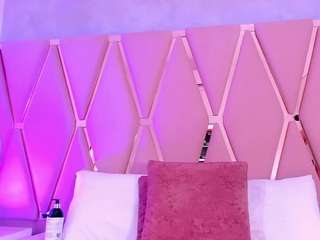 emilyblack1 live cam profile