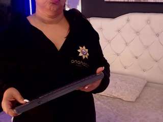 jade-zayn Live Webcam on CamSoda