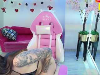 milu-balmer's CamSoda show and profile
