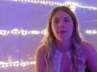 Silly aishha from CamSoda gets her physique screwed in public! aishha from CamSoda