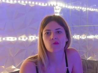 aishha's CamSoda show and profile