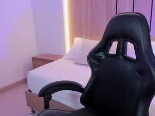 desireee-e Dom live webcam