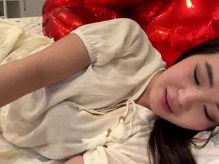 ginaweinhold's CamSoda show and profile