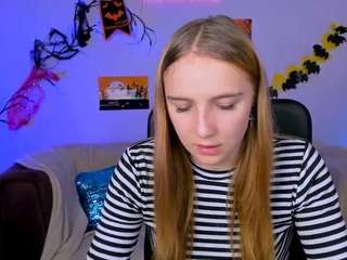 kleri-paint from CamSoda is Freechat