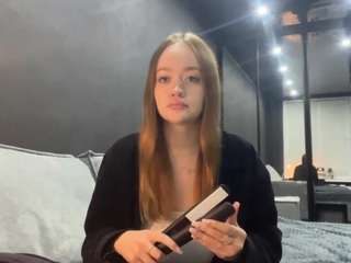 RachelBlinks
