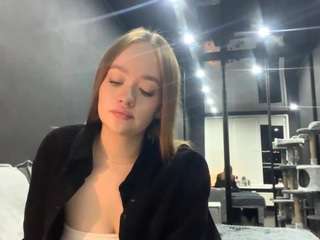 RachelBlinks