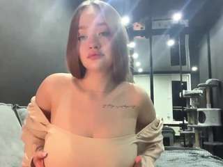 RachelBlinks