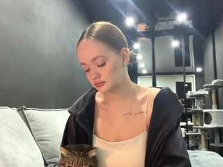 RachelBlinks
