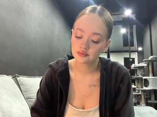 RachelBlinks