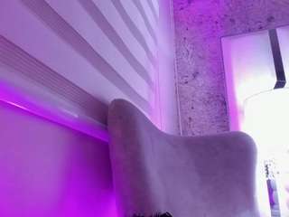 le modèle valeria-jade est en webcam porno dans un show sur le site camsoda, il possède les tags suivants: ahegao,plug,latina,mature,milf,mistress,nails,no smoking,oil,sexy,hot,squirt,squirter,stockings,strip,striptease,tease,twerk,huge tits,heels