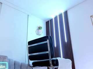 Model ini sedang live sekarang. anastalin1