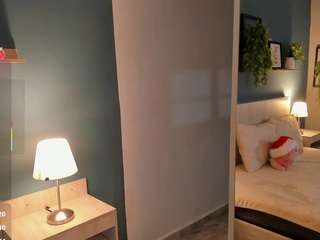 bellasaenzz Live Webcam on CamSoda