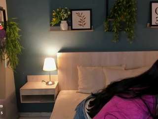 bellasaenzz Live Webcam on CamSoda