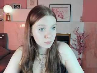 laylaglamm's CamSoda show and profile