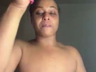 Live webcam model realwetpussy31 on Soda Cams