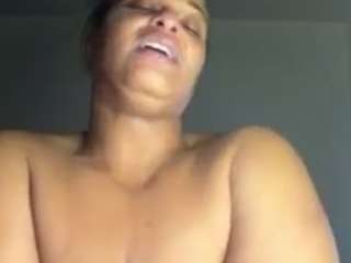 le modèle realwetpussy31 est en webcam porno dans un show sur le site camsoda, il possède les tags suivants: amateur,lingerie,young adult,toys,tattoos,squirter,shaved pussy,orgasm,no drinking,naked,milf,lovense,huge tits,anal toys,hazel eyes,genital piercings,full nudity,fingers,drinking,dildo