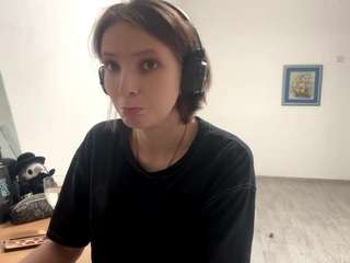 adenamarien Live Webcam on CamSoda