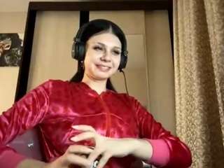 isabellagarcia Live Webcam on CamSoda