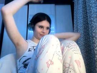 isabellagarcia's CamSoda show and profile