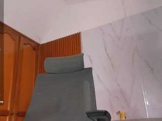 emmiilyrosee webcam model