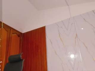  emmiilyrosee chat room