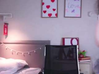 Image 1 of hasta-la-kissy, female webcam model,  years old, on live webcam