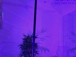 ivoryswan's CamSoda show and profile