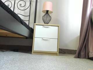 lollavibes's CamSoda show and profile