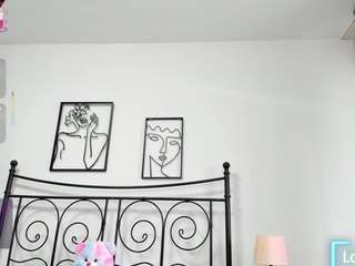 lollavibes's CamSoda show and profile