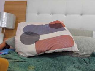 lollavibes's CamSoda show and profile