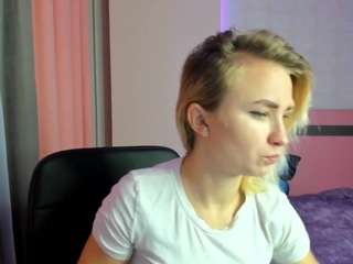 merymidnight Live Webcam on CamSoda