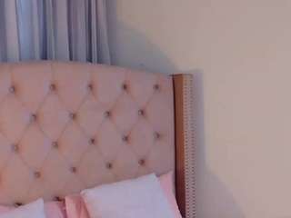 victoria-cherry1 webcam model