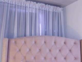 victoria-cherry1 webcam model