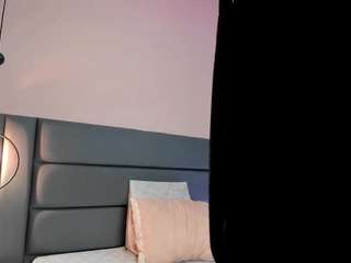 le modèle zamira-taylor est en webcam porno dans un show sur le site camsoda, il possède les tags suivants: ahegao,black hair,blowjob,brown eyes,butt plug,cock rating,cowgirl,deepthroat,dildo or vibrator,drinking,facial piercings,huge tits,no smoking,skinny,tattoos,hd