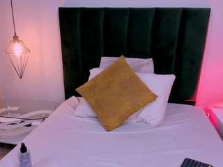 zamira-taylor live cam profile