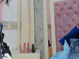 AnahisBennett live cam preview