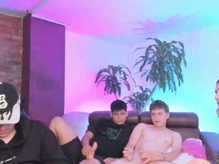 dan-bull90 webcam model