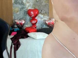 danna38topless webcam model