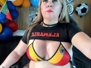 Danna38topless