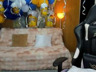 Danna38topless live cam preview