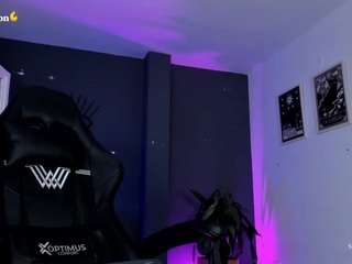 Live webcam model ravenwittch on Soda Cams