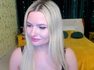 hotlexye Live Webcam on CamSoda