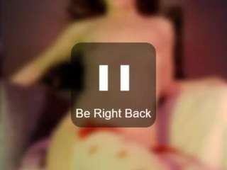 smallestgirlinchat webcam model