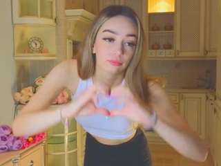 tranghilse from CamSoda is Freechat