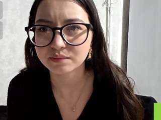 jadwigadeguzman's CamSoda show and profile