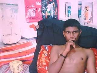 indianthuggin Live Webcam on CamSoda