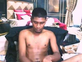 Ця модель зараз онлайн. indianthuggin