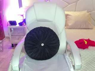 natashakiim live cam profile