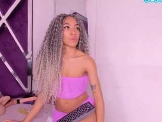 angelkyraasm's CamSoda show and profile